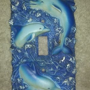 Dolphin light plate
